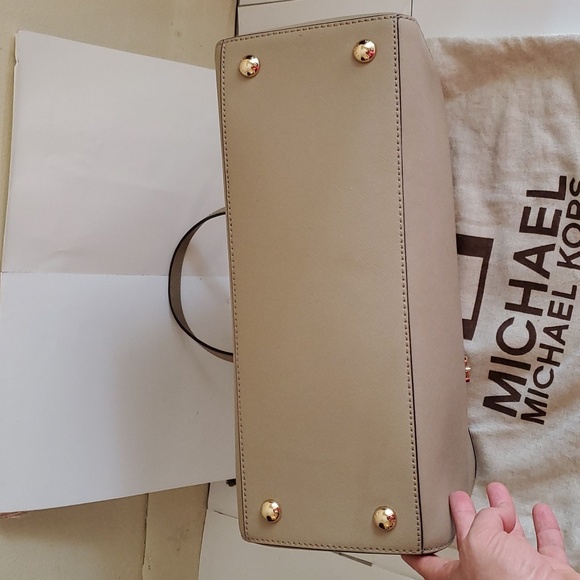 🤩New authentic Mikael kors jer set travel handbag - Picture 5 of 17